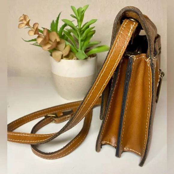 Patricia Nash Tooled Crossbody Genuine Leather - Picture 4 of 9